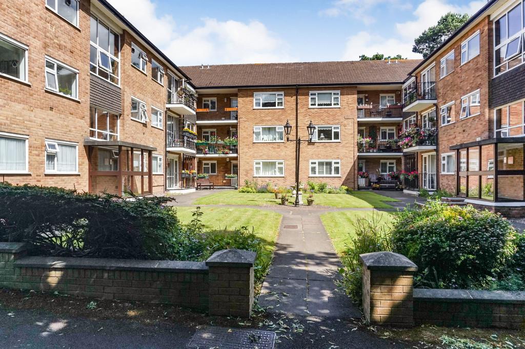 Penns Lane, Sutton Coldfield B76 2 bed apartment for sale £190,000