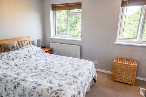 10 Bates Close, Sutton Coldfield, B76 1TL