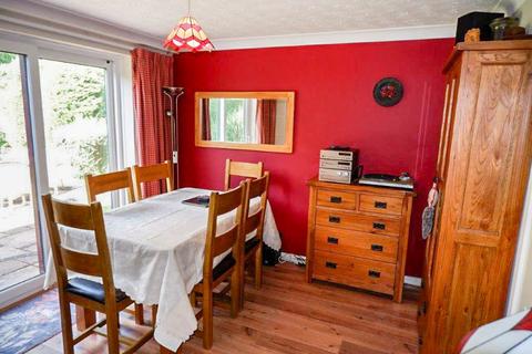 8 Chatsworth Close, Sutton Coldfield, B72 1XJ