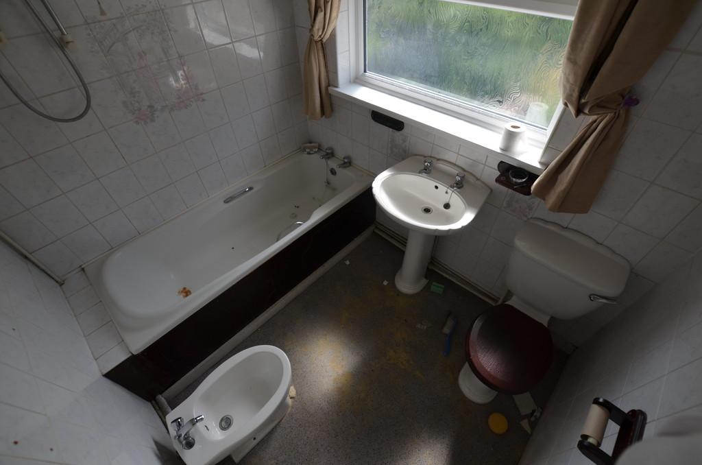 Hollycroft Road, Handsworth B21 3 bed semidetached house £230,000