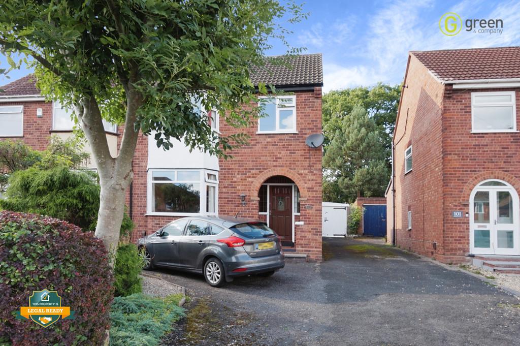 Springfield Crescent, Sutton... 3 bed semidetached house for sale £