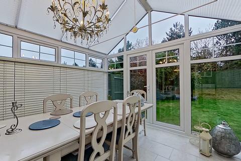 1 Epsom Close, Dosthill, Tamworth, B77 1QT