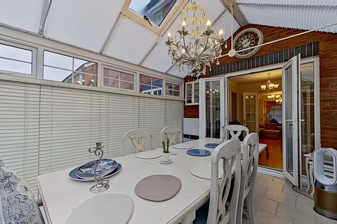 1 Epsom Close, Dosthill, Tamworth, B77 1QT