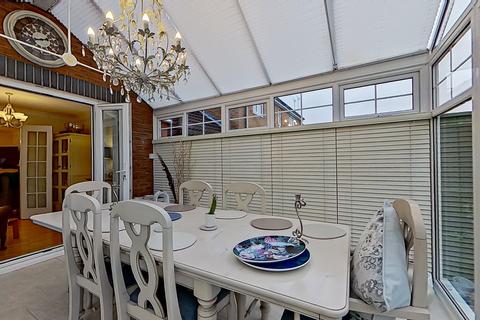 1 Epsom Close, Dosthill, Tamworth, B77 1QT