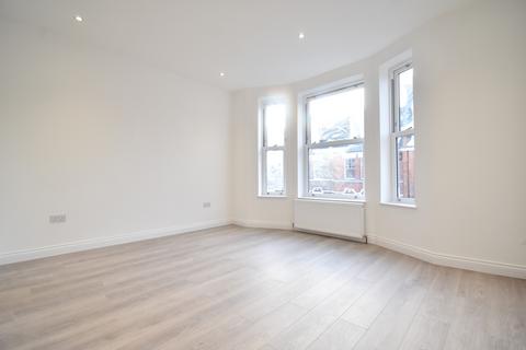 3 bedroom flat to rent, Church Street, Enfield, Greater London, EN2