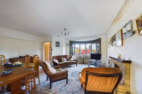31 Park Avenue, Caterham, CR3 6AH