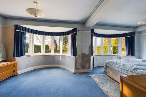 31 Park Avenue, Caterham, CR3 6AH