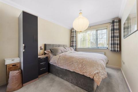 Flat 5, 39 Albion Road, Sutton, SM2 5TA