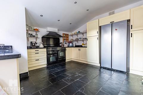 16 Acton Road, Bournemouth, BH10 4DW