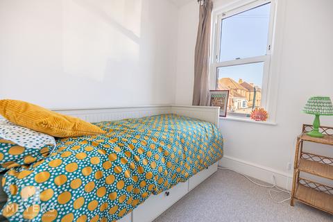 16 Acton Road, Bournemouth, BH10 4DW