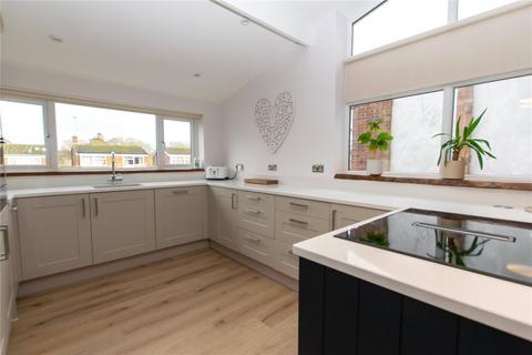 3 bedroom link detached house for sale, Dunstable, Beds LU6