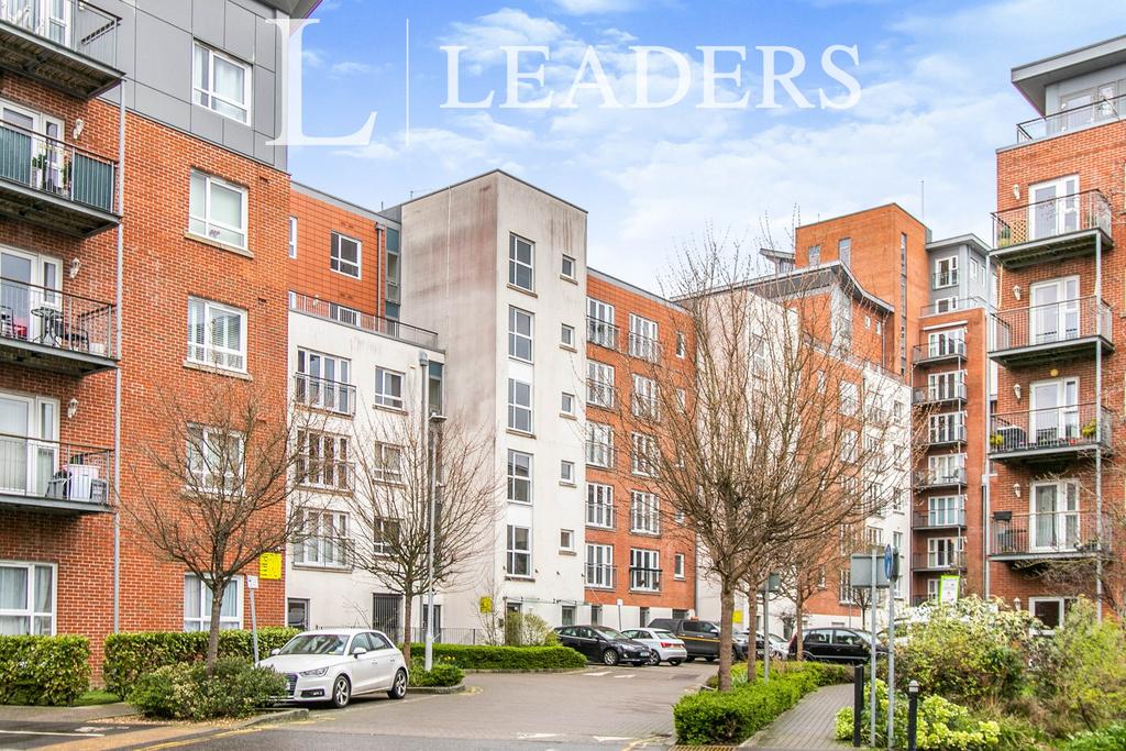 Avenel Way, Poole 1 bed flat £900 pcm (£208 pw)