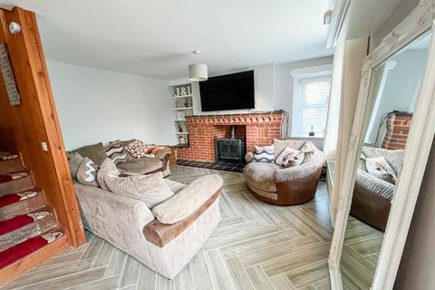 4 bedroom property with land for sale - Penrhiwllan, Llandysul, SA44
