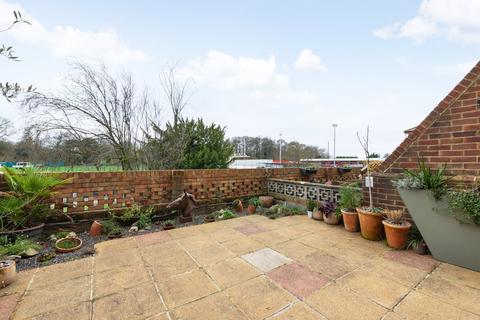 3 Sharnbrooke Close, Welling, DA16 1SL