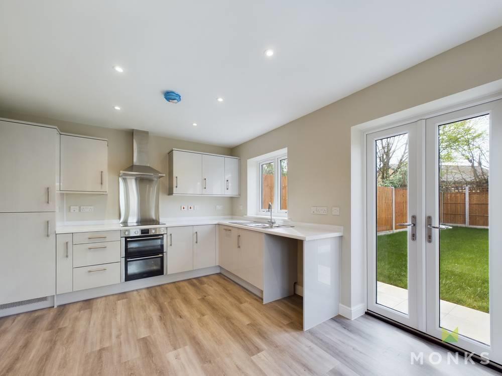 Kitchen 1.jpg