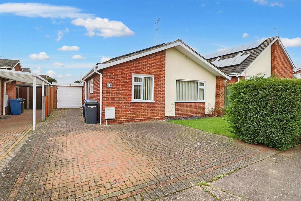 Chiltern Crescent, Lowestoft 3 bed detached bungalow for sale £260,000