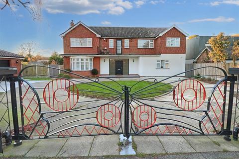 59 Cotmer Road, Lowestoft, NR33 9PS