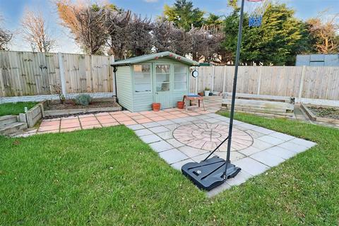 59 Cotmer Road, Lowestoft, NR33 9PS