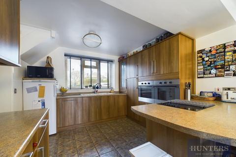 30 Devon Avenue, Cheltenham, GL51 8AP