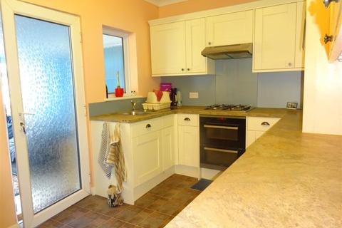 9 Hardy Road, Greatstone, New Romney, TN28 8SF