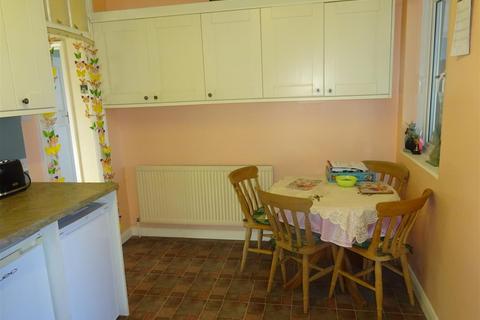9 Hardy Road, Greatstone, New Romney, TN28 8SF