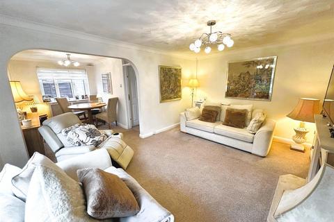 11 Derwent Drive, Petts Wood, Orpington, BR5 1EN