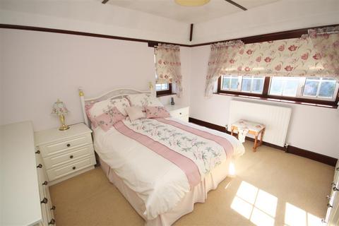72 Manor Way, Petts Wood, Orpington, BR5 1NW
