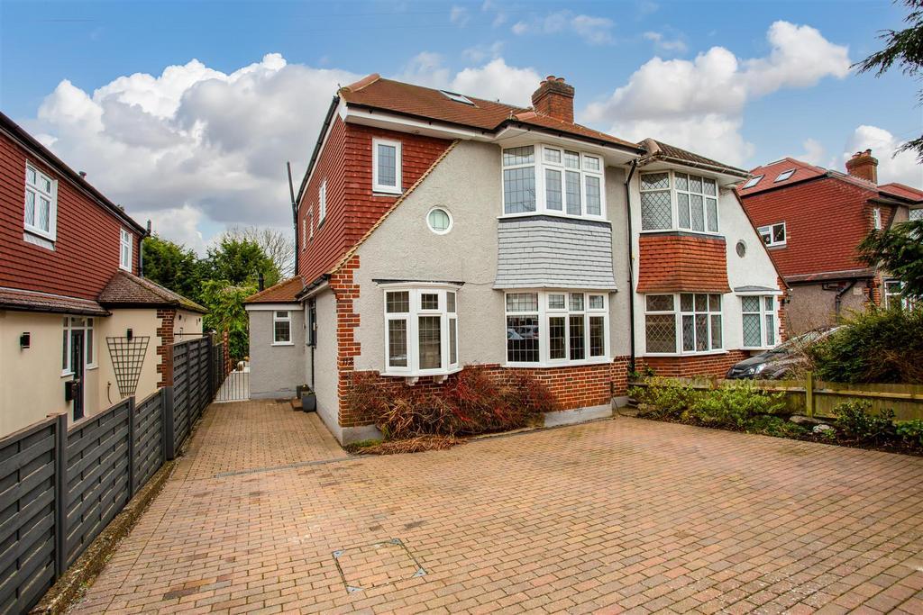House-greenhayes-avenue-banstead-103.jpg