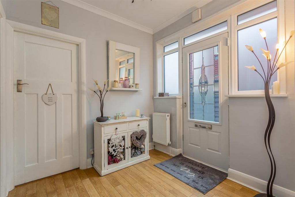 House-greenhayes-avenue-banstead-125.jpg