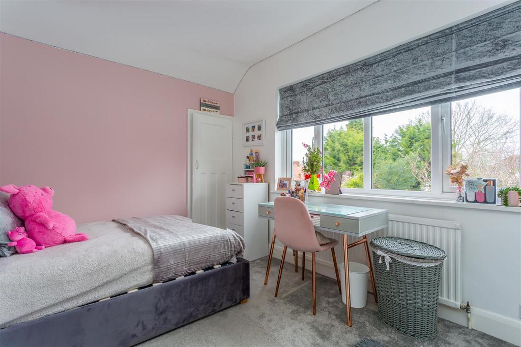 House-greenhayes-avenue-banstead-129.jpg