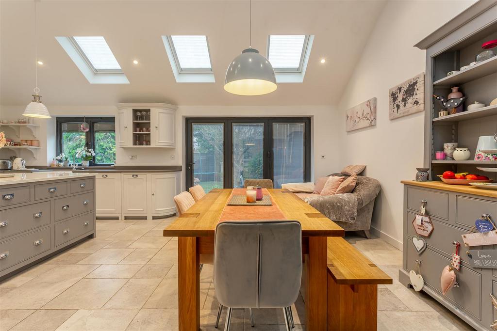 House-greenhayes-avenue-banstead-116.jpg