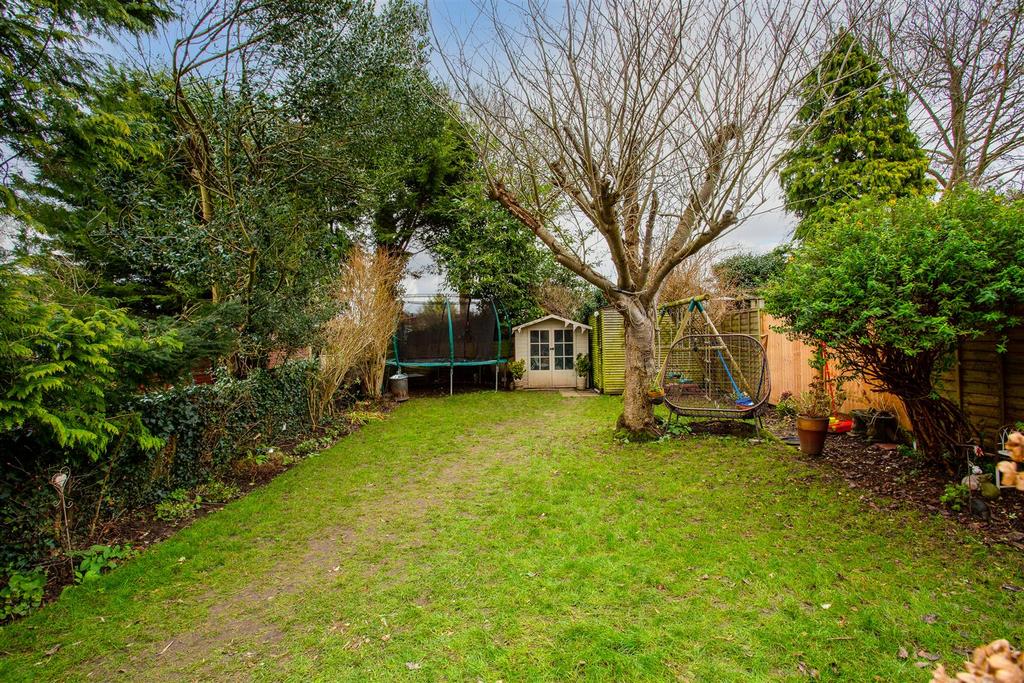 House-greenhayes-avenue-banstead-106.jpg