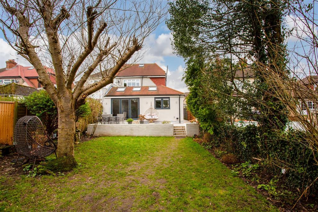 House-greenhayes-avenue-banstead-108.jpg