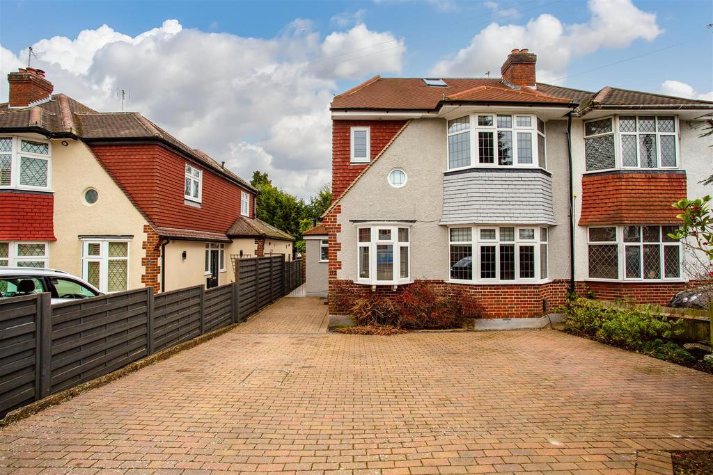 House-greenhayes-avenue-banstead-101.jpg