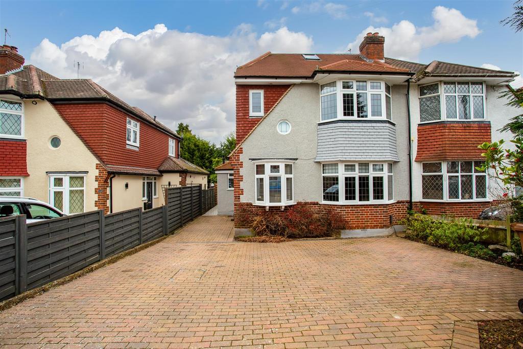House-greenhayes-avenue-banstead-102.jpg