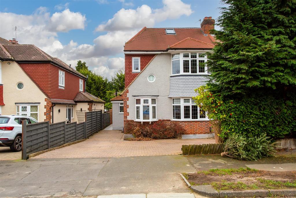 House-greenhayes-avenue-banstead-110.jpg