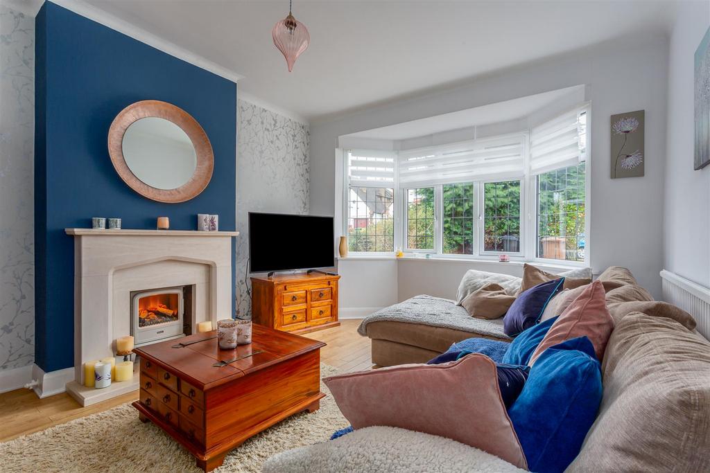 House-greenhayes-avenue-banstead-111.jpg