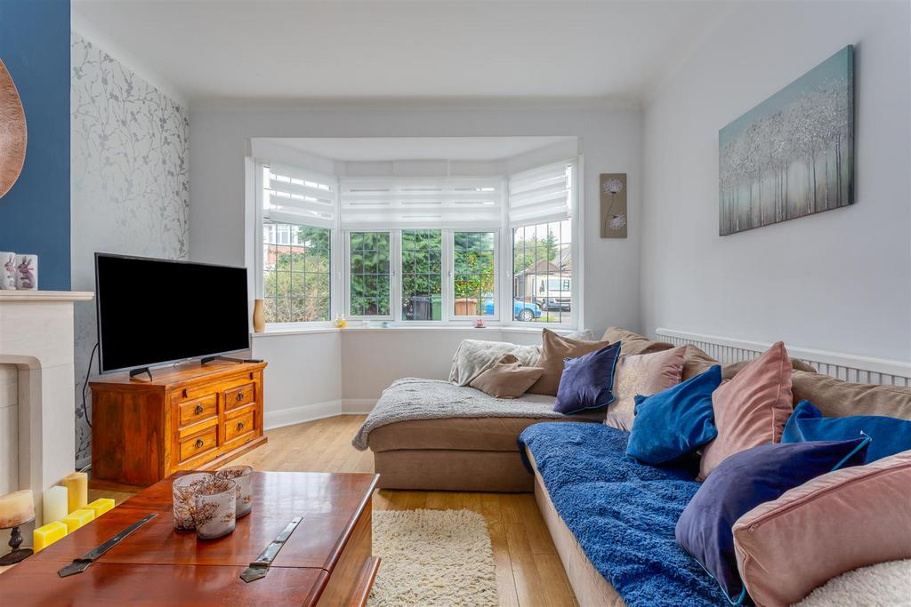 House-greenhayes-avenue-banstead-112.jpg