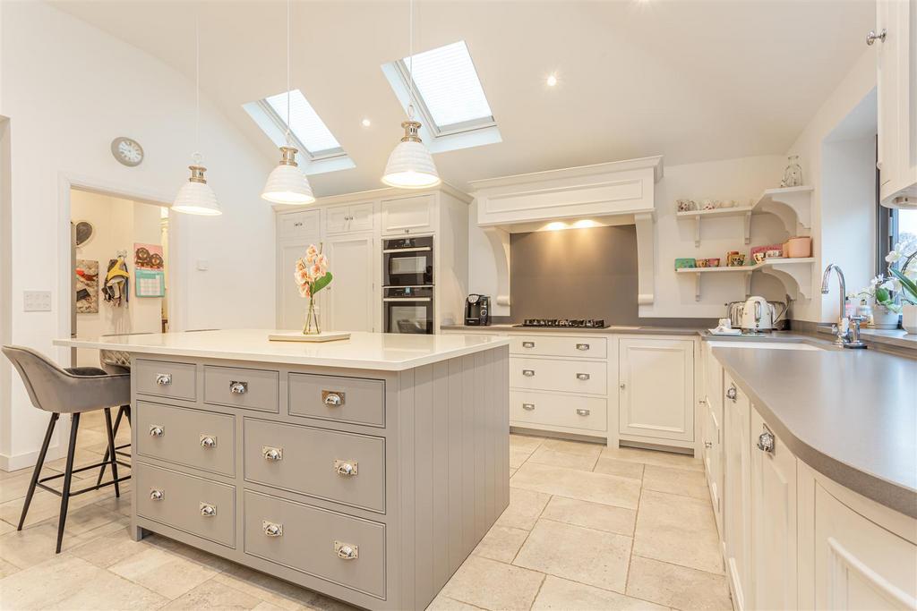 House-greenhayes-avenue-banstead-119.jpg