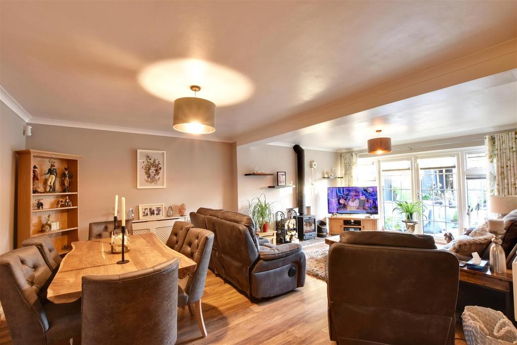 Iden, Rye 3 bed terraced house for sale £375,000