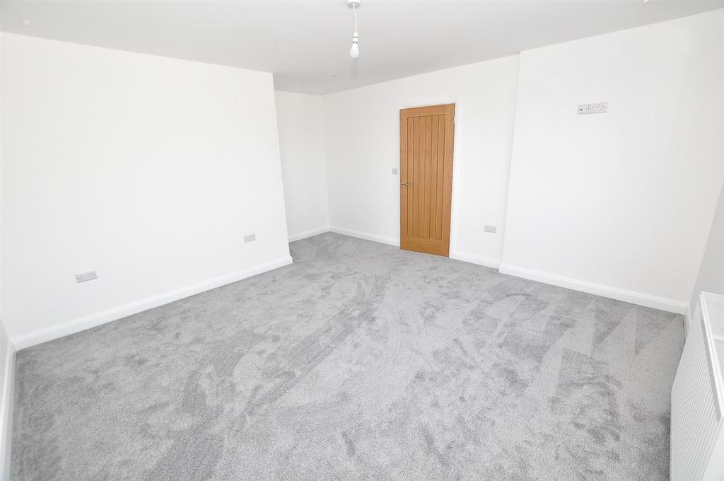 Front Bedroom 4