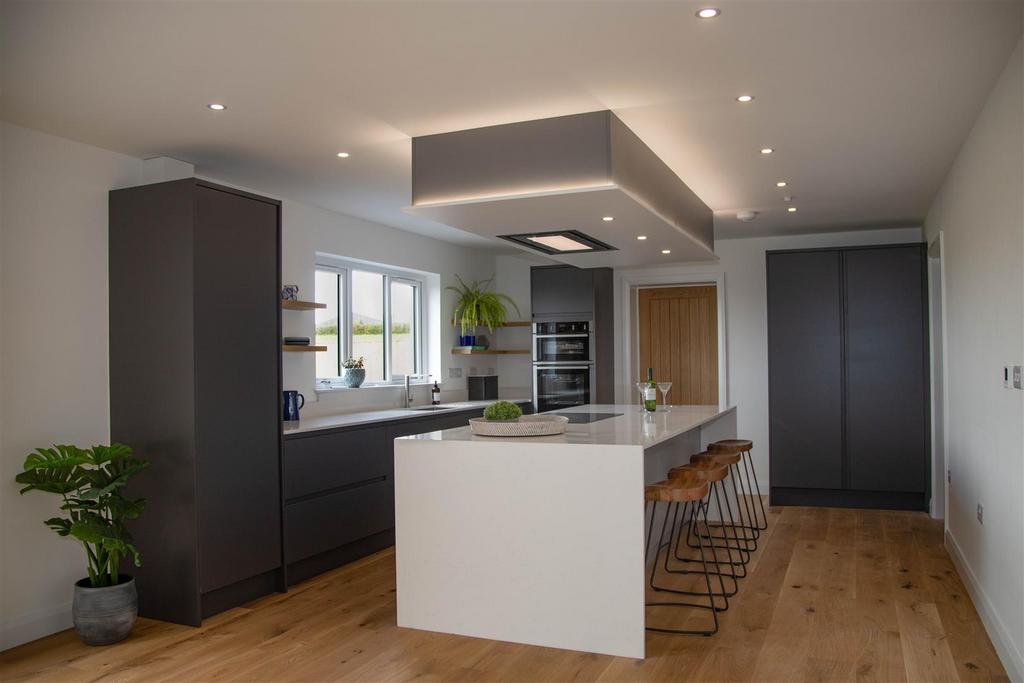 Kitchen/Dining/Family room