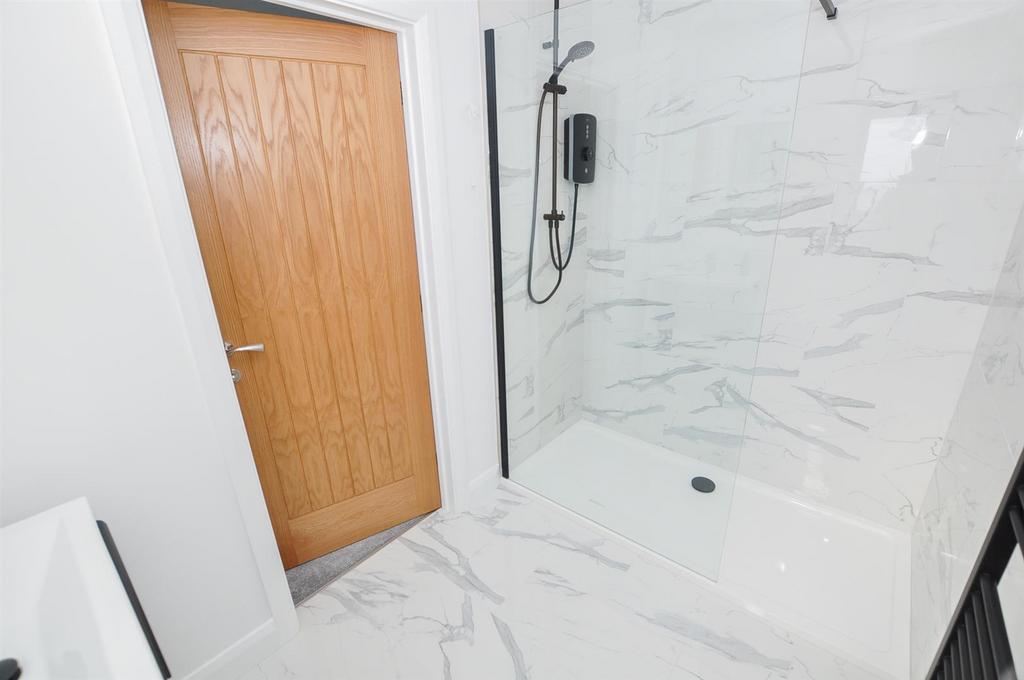 En-Suite 2