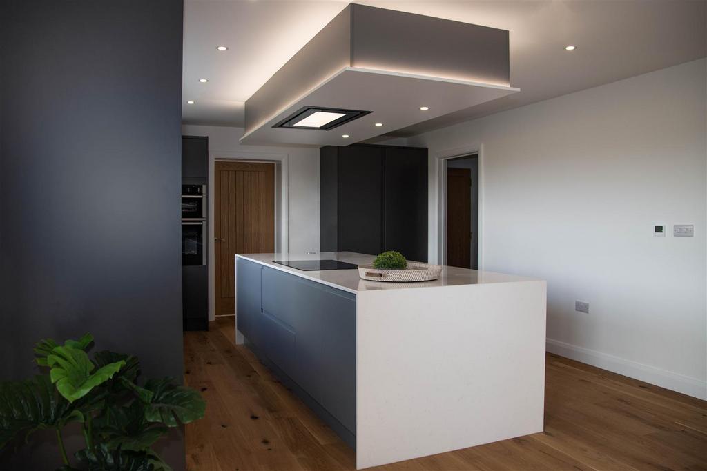 Kitchen/Dining/Family room