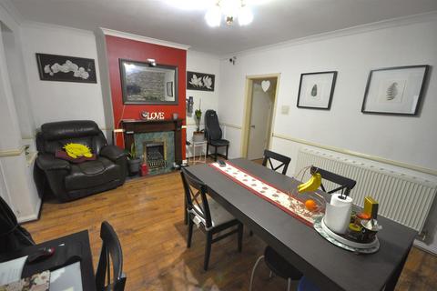 8 More Close, London, E16 1JE