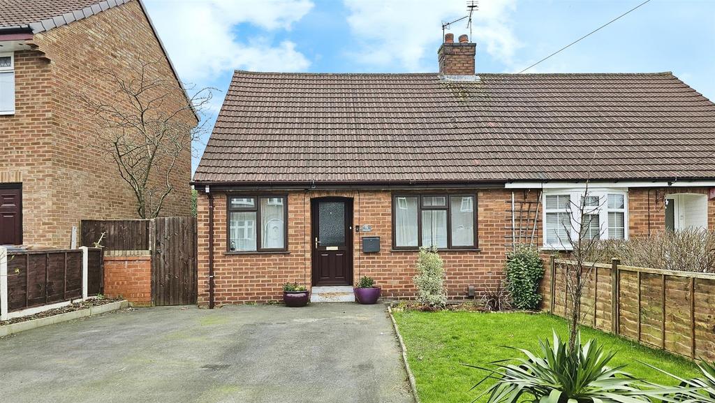 Clifton Drive, Mickleover, Derby 2 bed semidetached bungalow £190,000