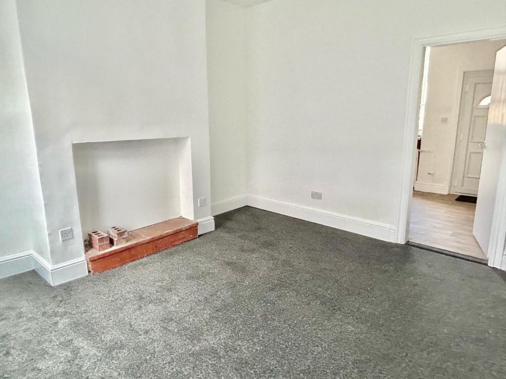 Cleveland Street, Colne 2 bed terraced house to rent £540 pcm (£125 pw)