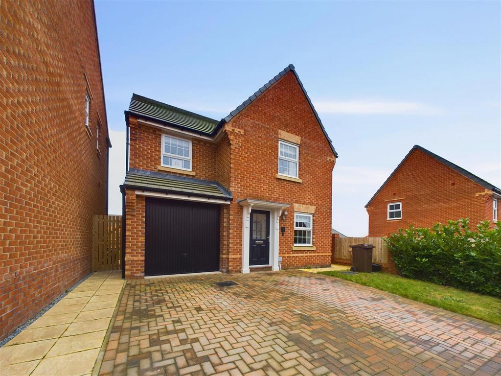 49 Derwent Road, Pickering, North Yorkshire, YO18 7UA 3 bed detached