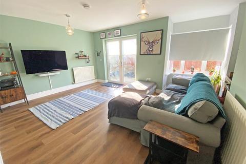 2 bedroom flat for sale, The Sidings, Hailsham