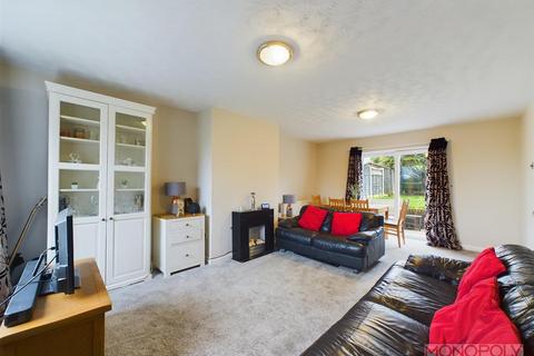 3 bedroom end of terrace house for sale, Greenfields, Rossett, Wrexham